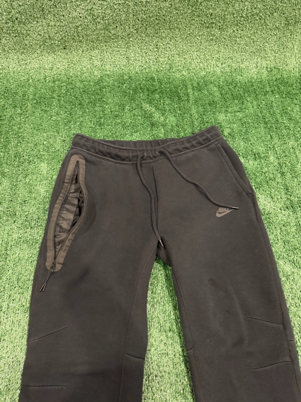 Nike Black Joggers - Picture 4 of 4